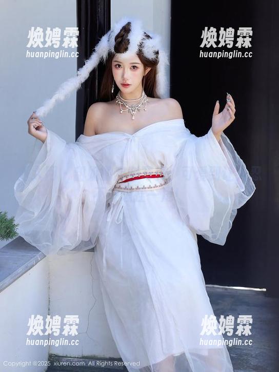 秀人网 - 甜妮的定制写真：可爱到让人忍不住想捏一甩！
