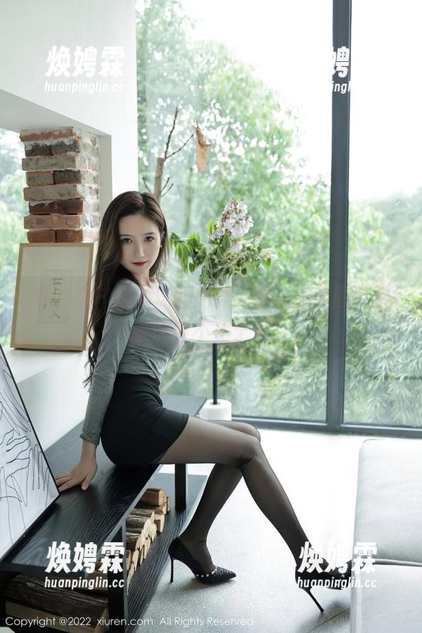 秀人网 - 搜寻肉晴MINI的女仆美图，资源价值不止于此！