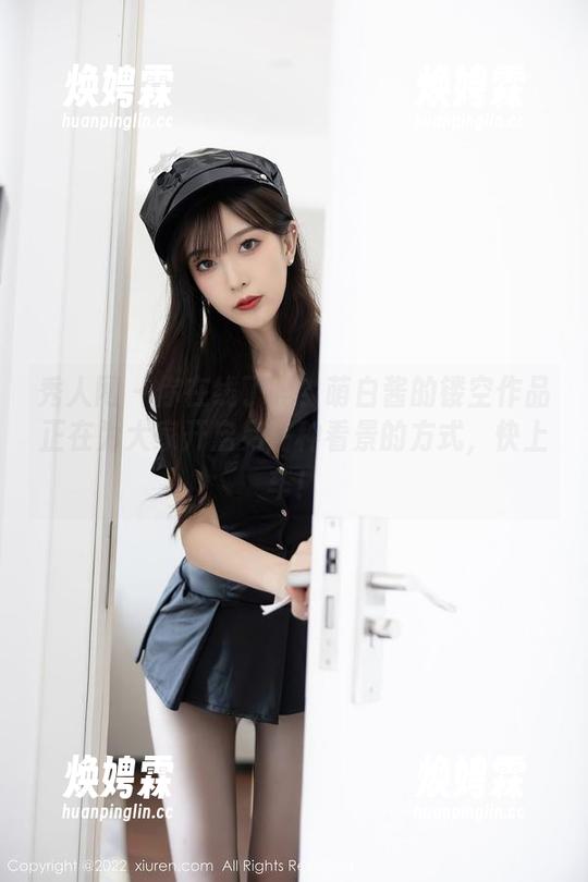 秀人网 - 你在线了吗？萌白酱的镂空作品正在为大家开启另一种看景的方式，快上车！