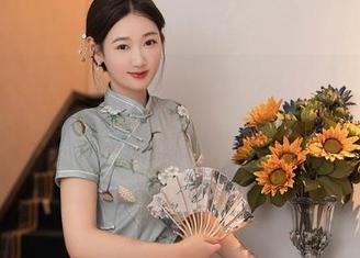 秀人网 – 看，趁热拿铁latte又来了，油亮的高清写真，我几乎被眼前的光芒震撼到！