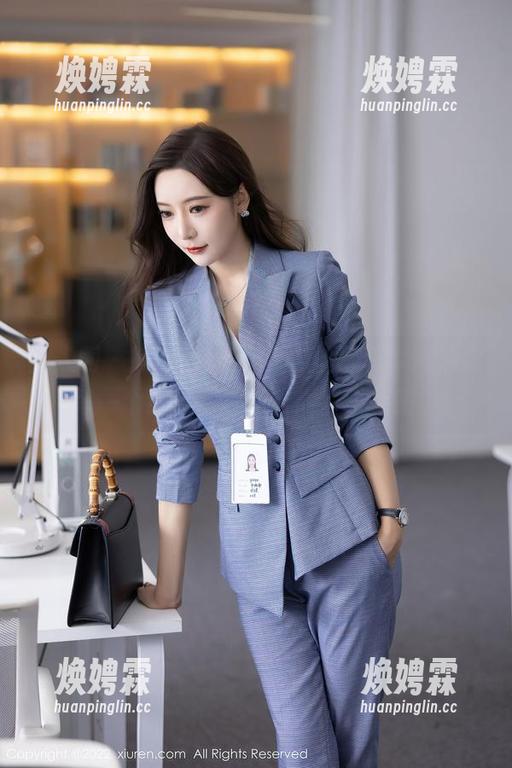 秀人网 - 陈雅漫VICKY黑丝写真，高清到每一个细节都让人看得目不转睛。