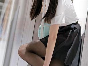 稚乖画册 – 夜夜的白丝女仆：网盘里的另类“推销员”，看了以后让你想露营！