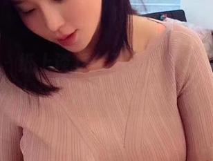 微密圈 – 纸上谈兵？不，我们这里只有童小芯和她的比基尼图册