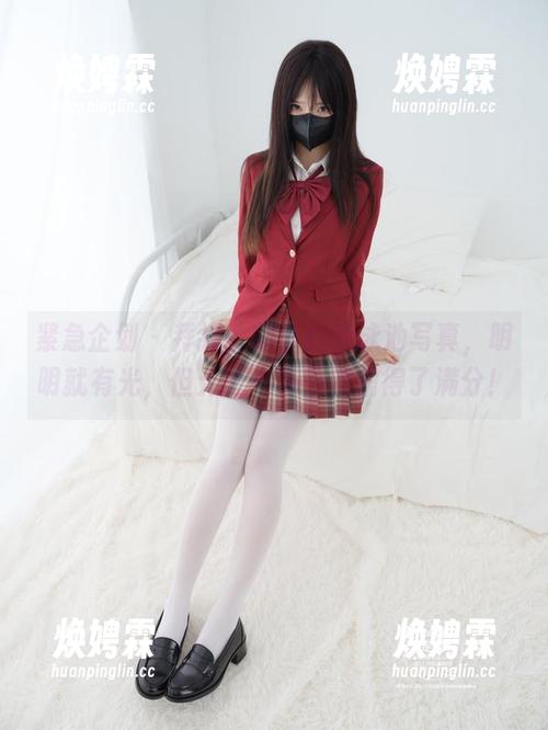 紧急企划 - 拜托,林书辞的泳池写真,明明就有光,但无圣光属性偏偏得了满分! 紧急企划 - 拜托,林书辞的泳池写真,明明就有光,但无圣光属性偏偏得了满分!