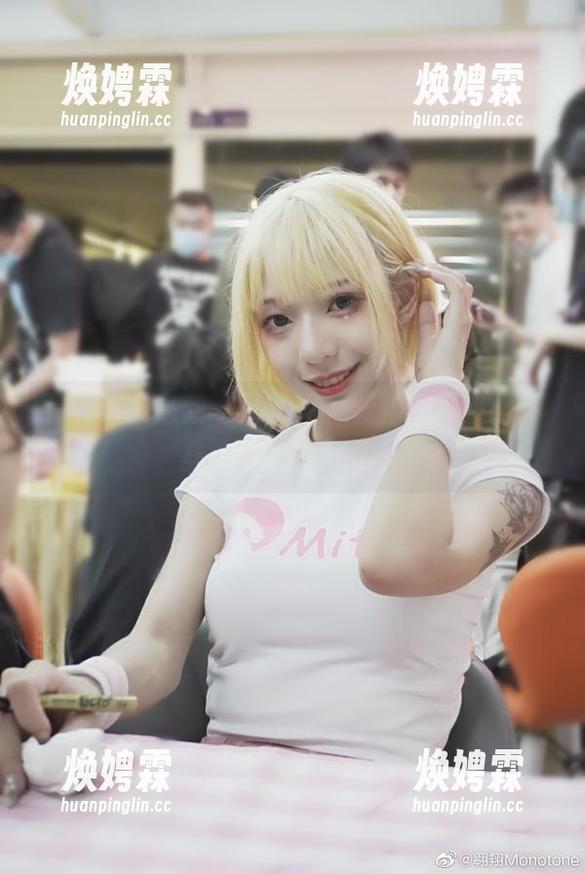 下载舞小喵双马尾套图，双倍的可爱，单身狗们别自残了！