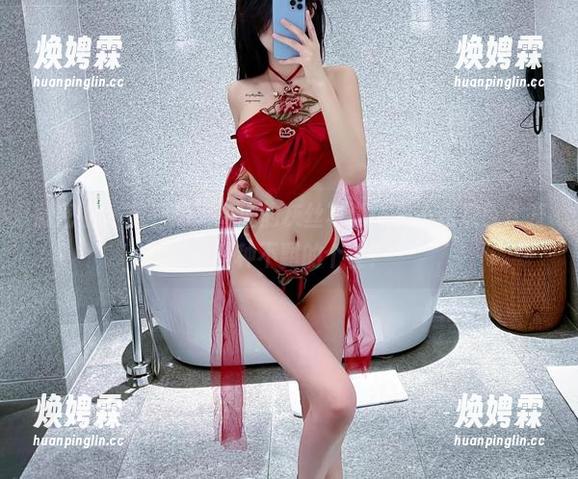微密圈 - 我在想，葛征的灰丝写真，是不是灰色代表着一种不羁的个性？