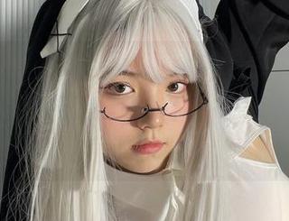 微密圈 – 说到制服，葱油饼er今天又更新了，想想那样的样子，似乎也带着某种无法言说的稚气。