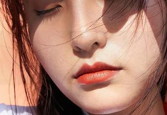 蜜桃社 – 真希穿皮衣，图库杂乱无章，下载前请考虑……智商。