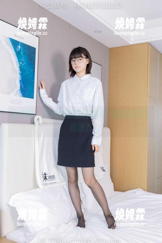 袜啵啵 - 作品名称就叫眼镜，甜甜圈这次图啥？