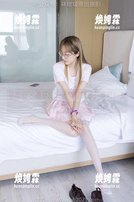袜啵啵 - 稚予的万圣节写真集：看吧！鬼才与小萝莉的结合