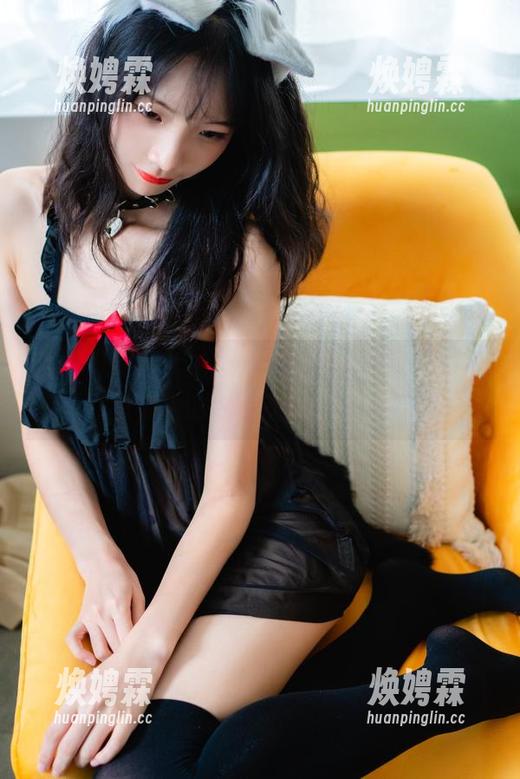 西呱呀呀呀私拍：足尖上的小冒险，图包里有趣的瞬间等着你翻阅！
