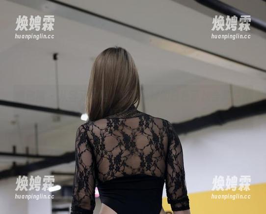 微密圈 - 从容又大胆，醇子小姨的白色蕾丝合集总是打破套路。