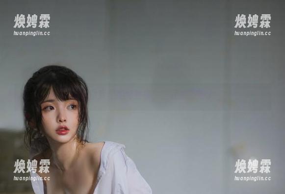 高清图库里的阿寨寨，美足太亮眼了