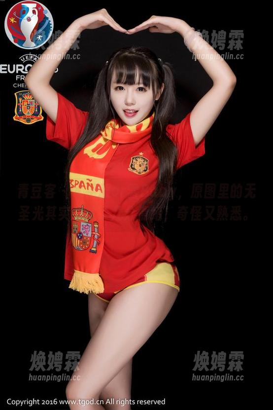 青豆客 - 水手服or雪Baby，原图里的无圣光其实透露了几分情绪，奇怪又熟悉。